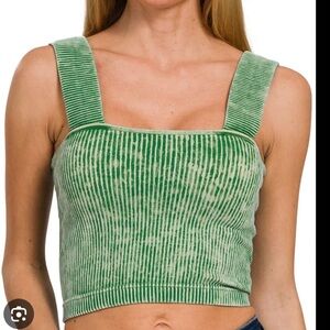 Zenana Outfitters Green Ribbed Crop Top NEW
Various sizes S/M L/XL
